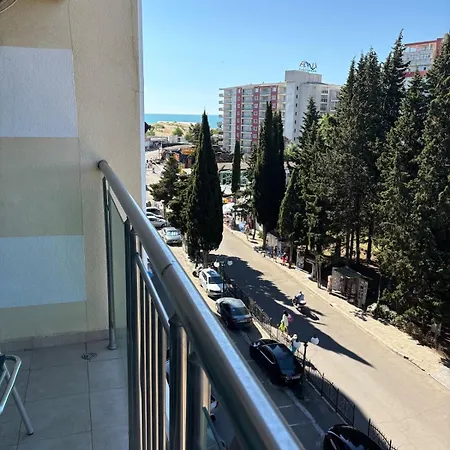 Miramar Palace 509s Apartment